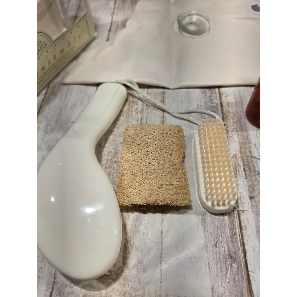 Sarah Michaels Freesia Bath Ensemble Spa Gift‎ Set Body Mist Brush Pillow READ